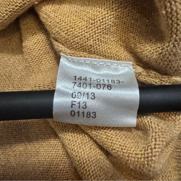 Jos. A. Bank signature collection Camel V-Neck Sweater 100% Pima cotton sz L - Picture 7 of 8